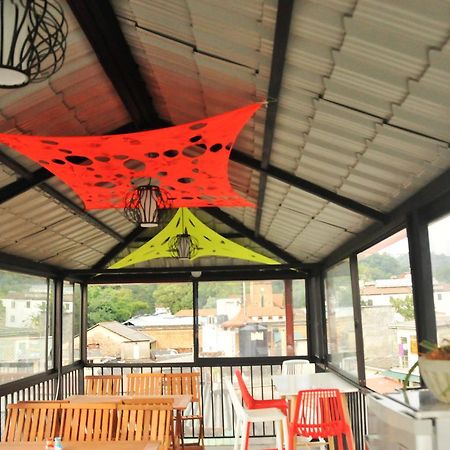 Mid Town Hostel كاندي المظهر الخارجي الصورة