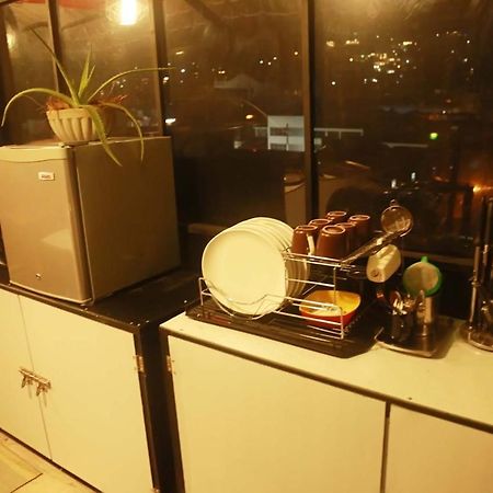 Mid Town Hostel كاندي المظهر الخارجي الصورة