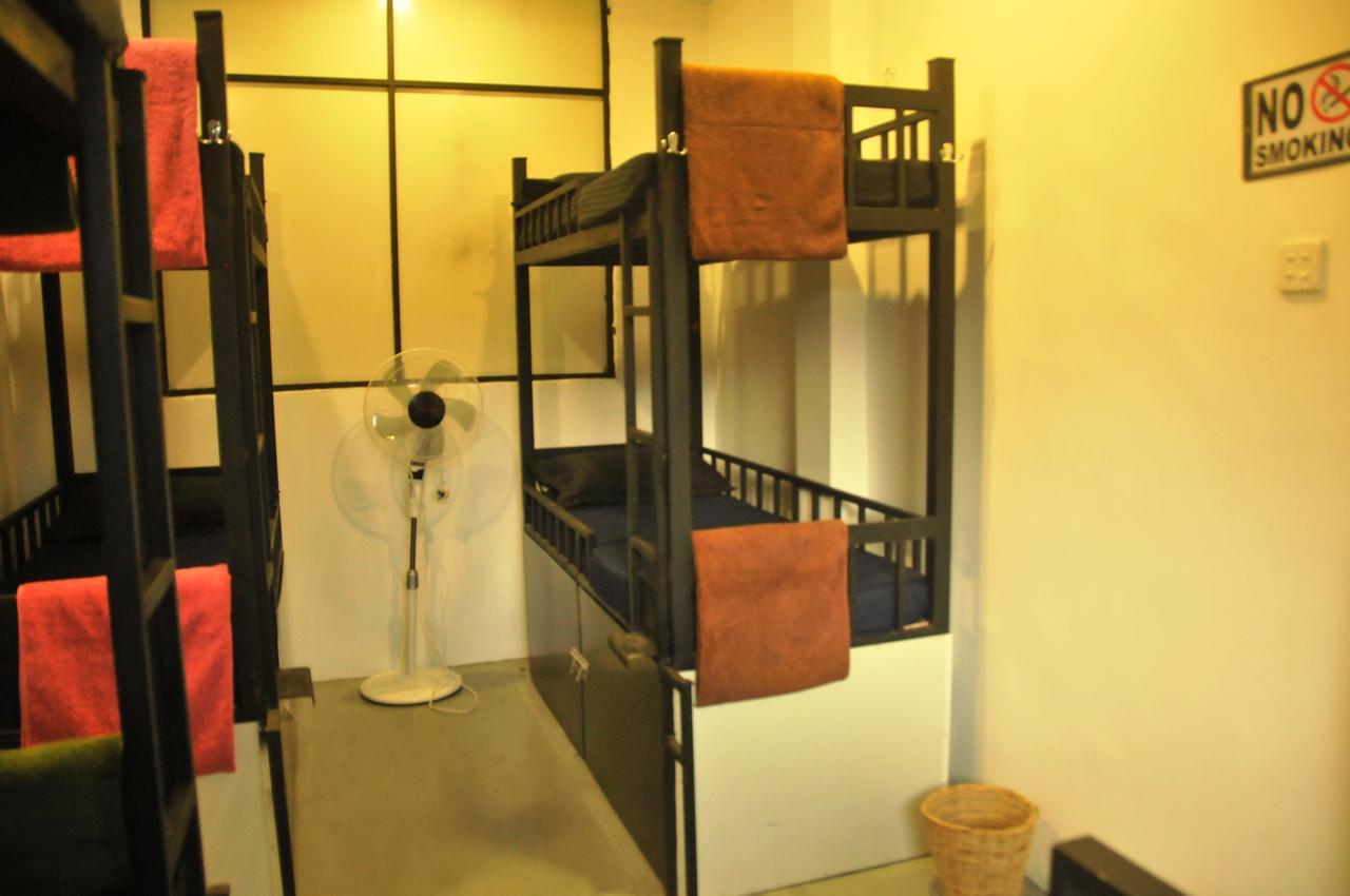 Mid Town Hostel كاندي المظهر الخارجي الصورة