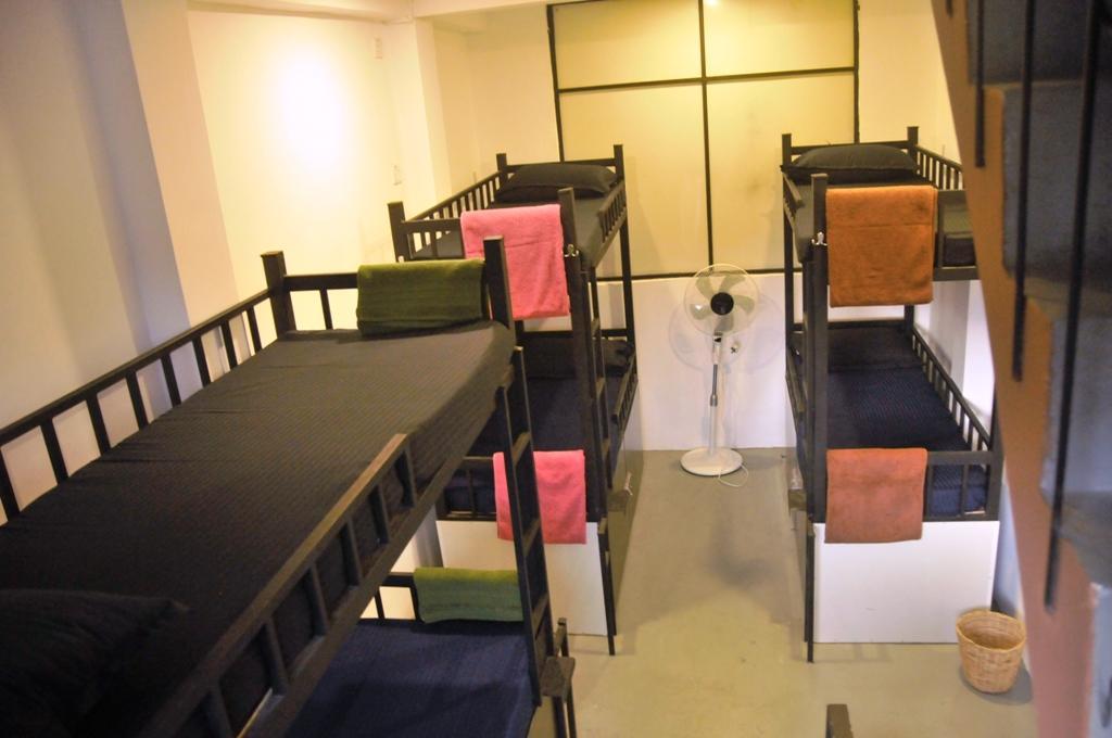 Mid Town Hostel كاندي المظهر الخارجي الصورة