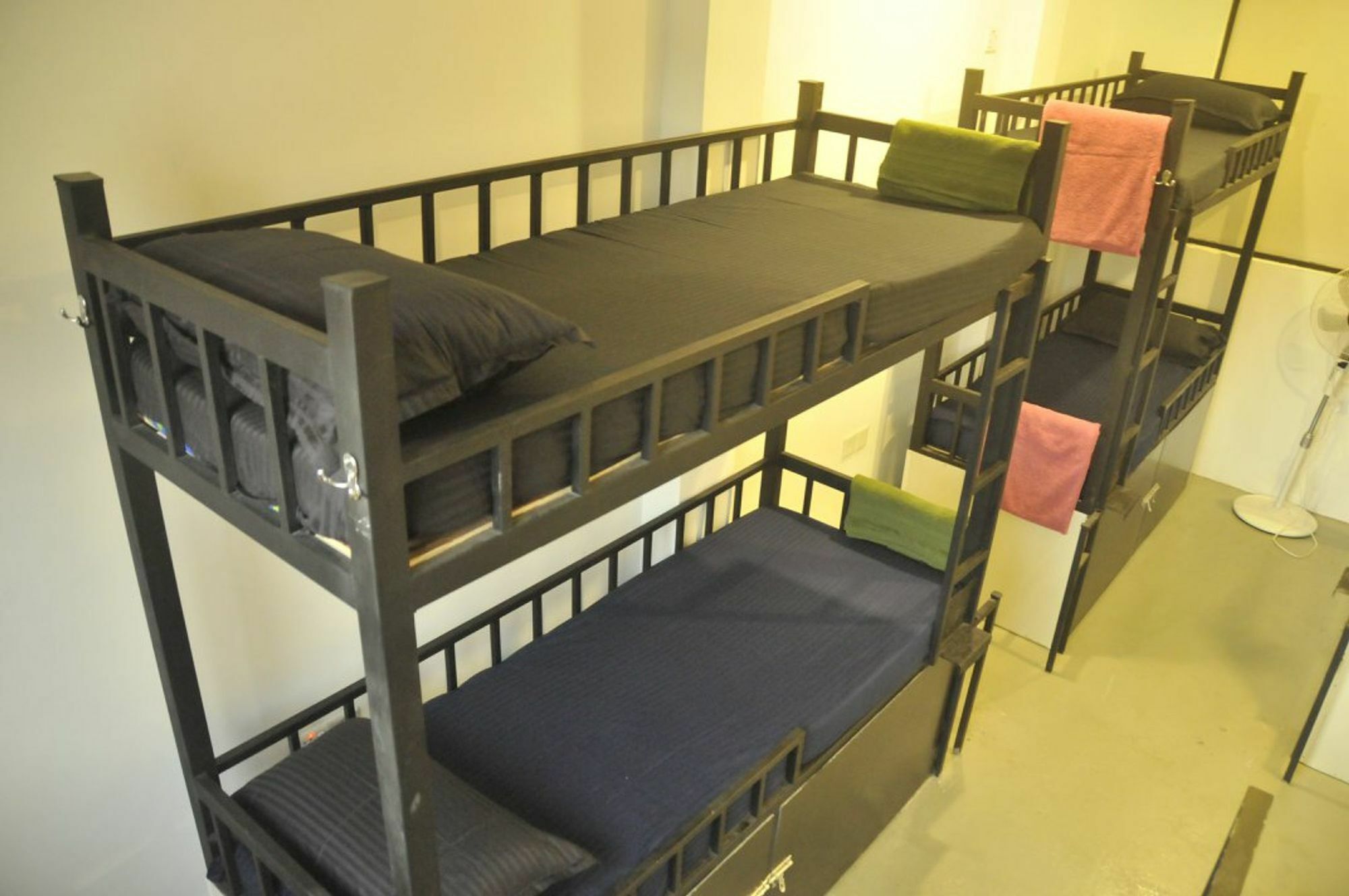 Mid Town Hostel كاندي المظهر الخارجي الصورة